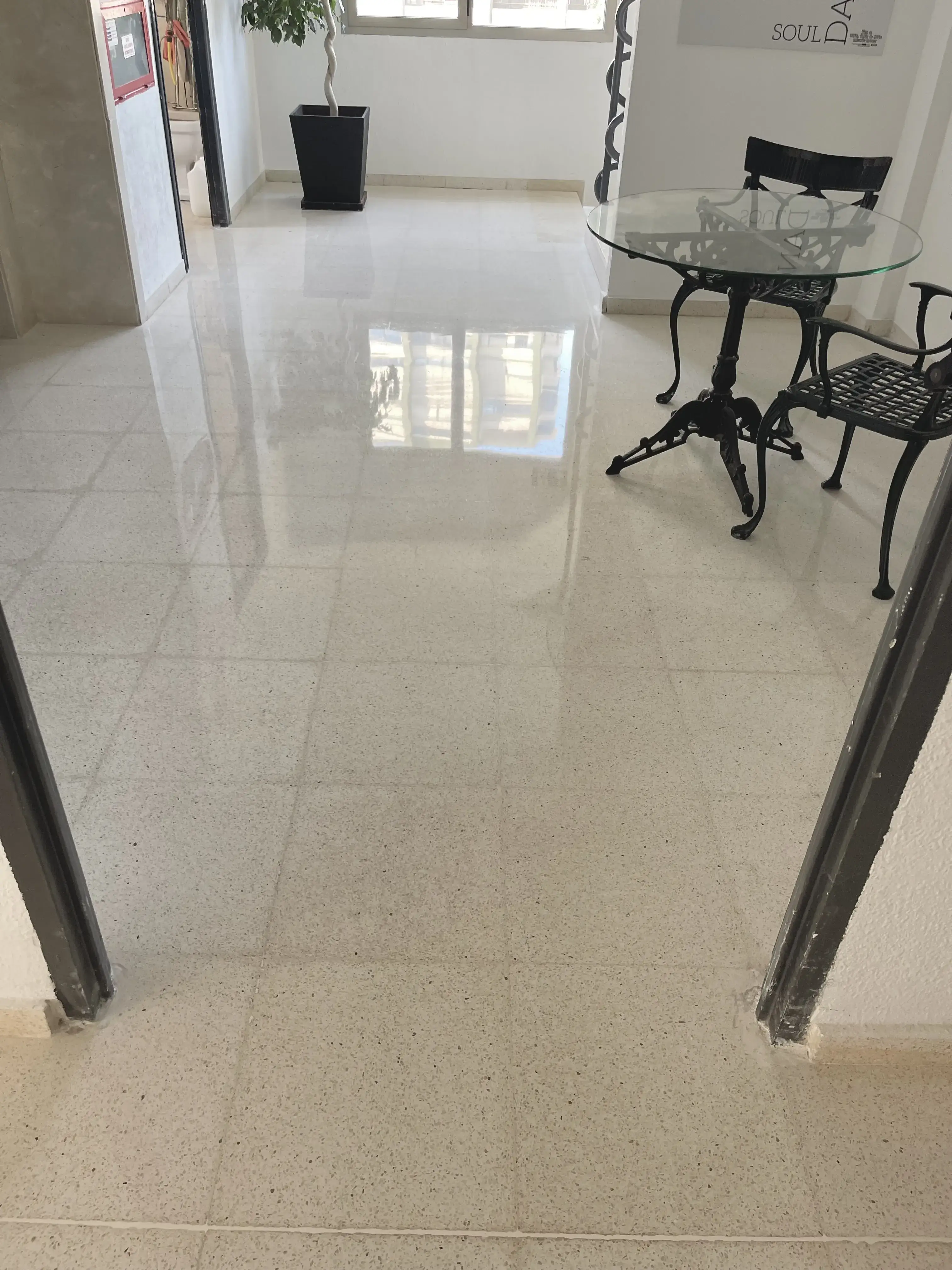 Resultado de restauración de pulido suelos de hotel de Benidorm