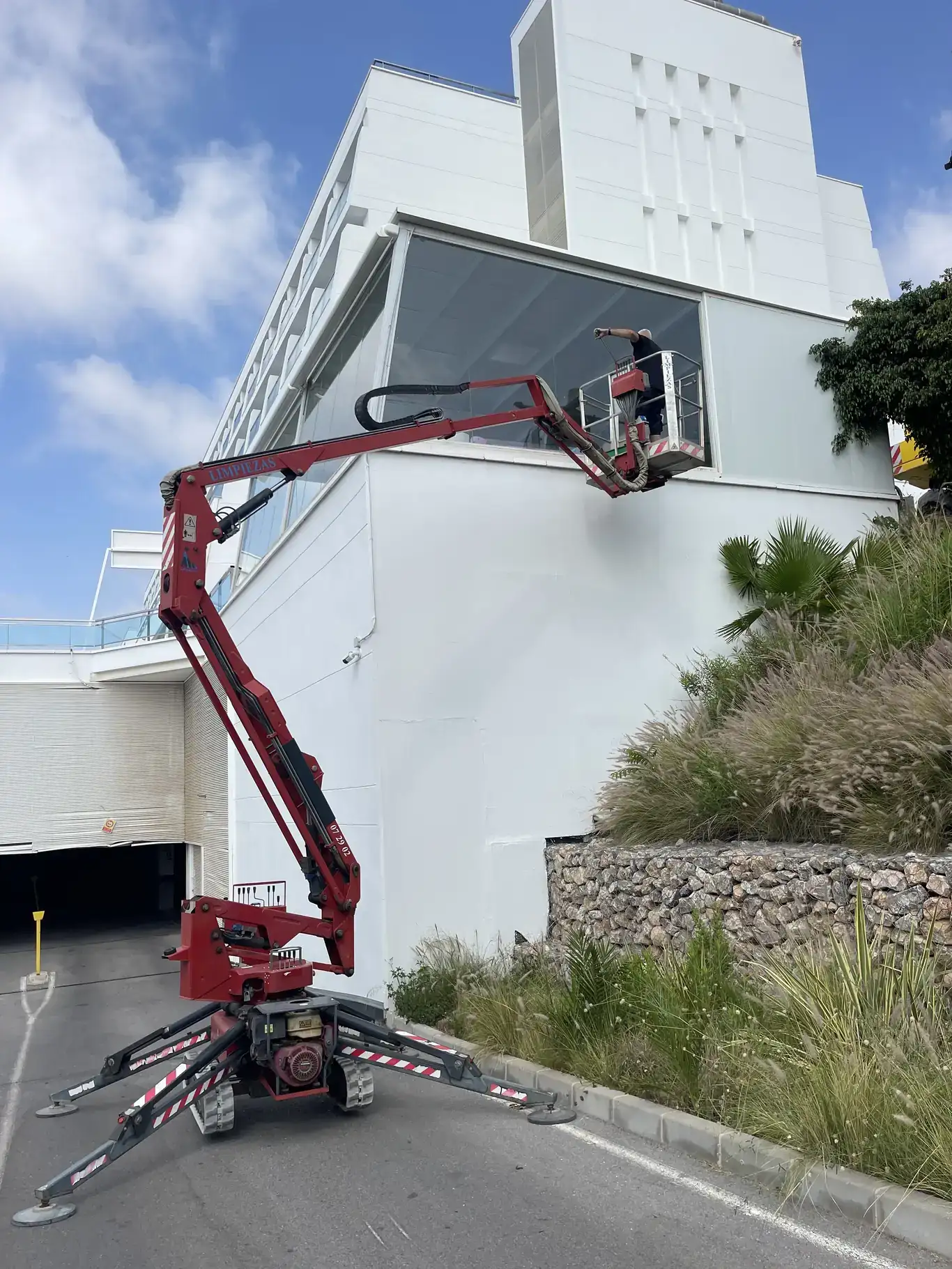 Work at height using a spider crane